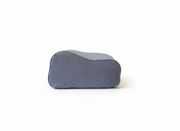 Orthopädisches Nackenstützkissen für Seitenschläfer für sehr breite Schultern  - feste Stützkraft für die perfekte Lotlinie der Halswirbelsäule.